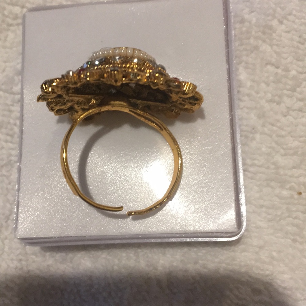 Ring - Picture 2 of 3
